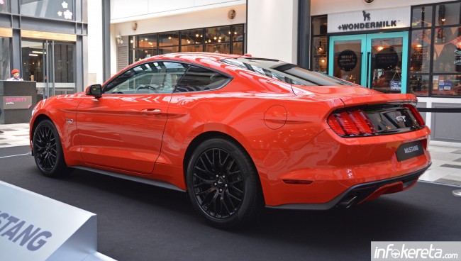 2015_Ford_Mustang_Malaysia_ 014