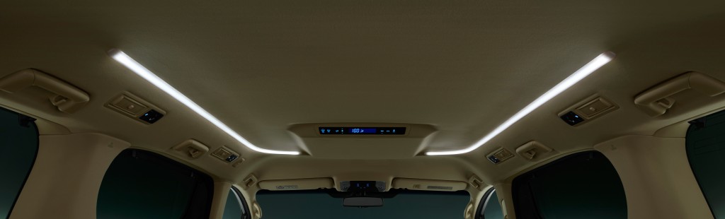 2015-Toyota-Alphard_013-Alphard-LED-roof-illumination