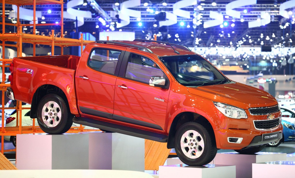 2014-Chevrolet-Colorado-Thailand-02