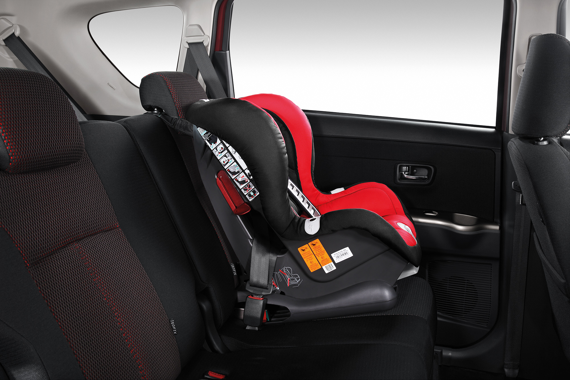 Автокресло isofix. Lancer x 1.5 Isofix. Citroen c2 изофикс. Крепление изофикс в машине для автокресла. Система крепления автокресла Isofix.