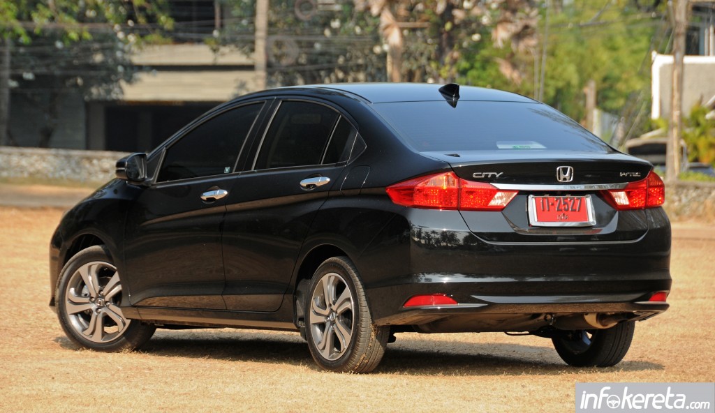 2014_Honda_City_preview_Thailand_ 028