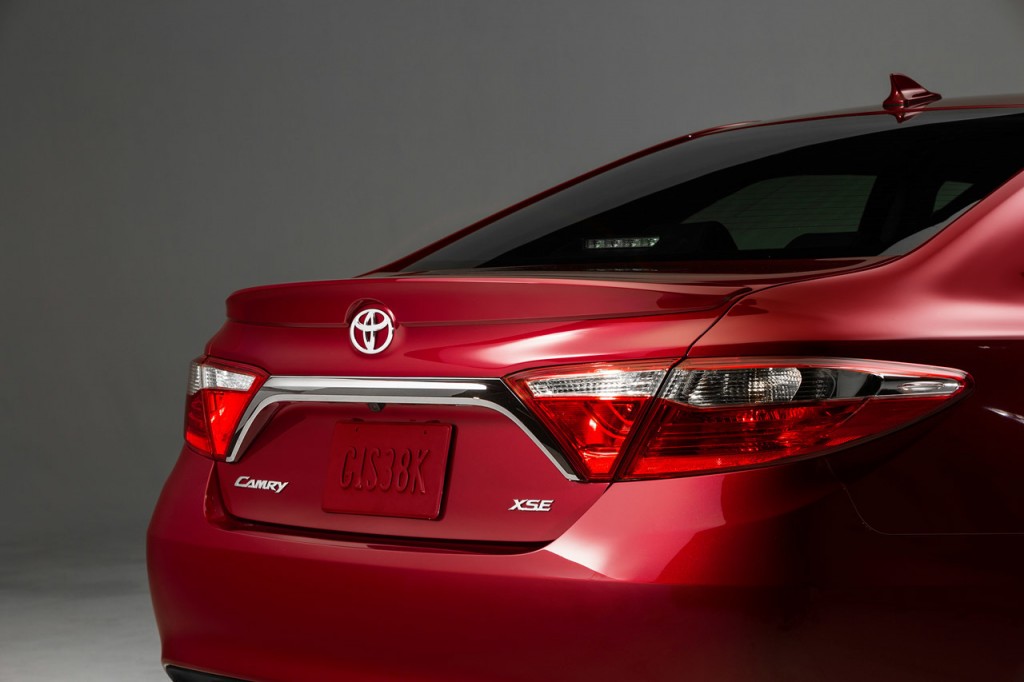 020-2015-toyota-camry-1