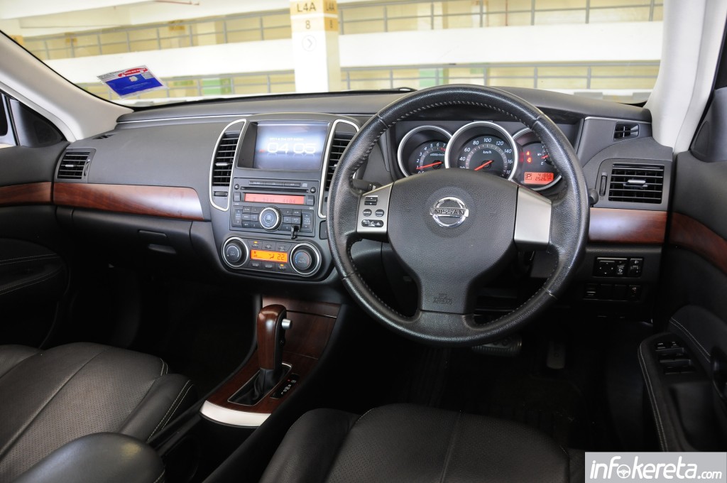 2012-2013_Nissan_Sylphy_026