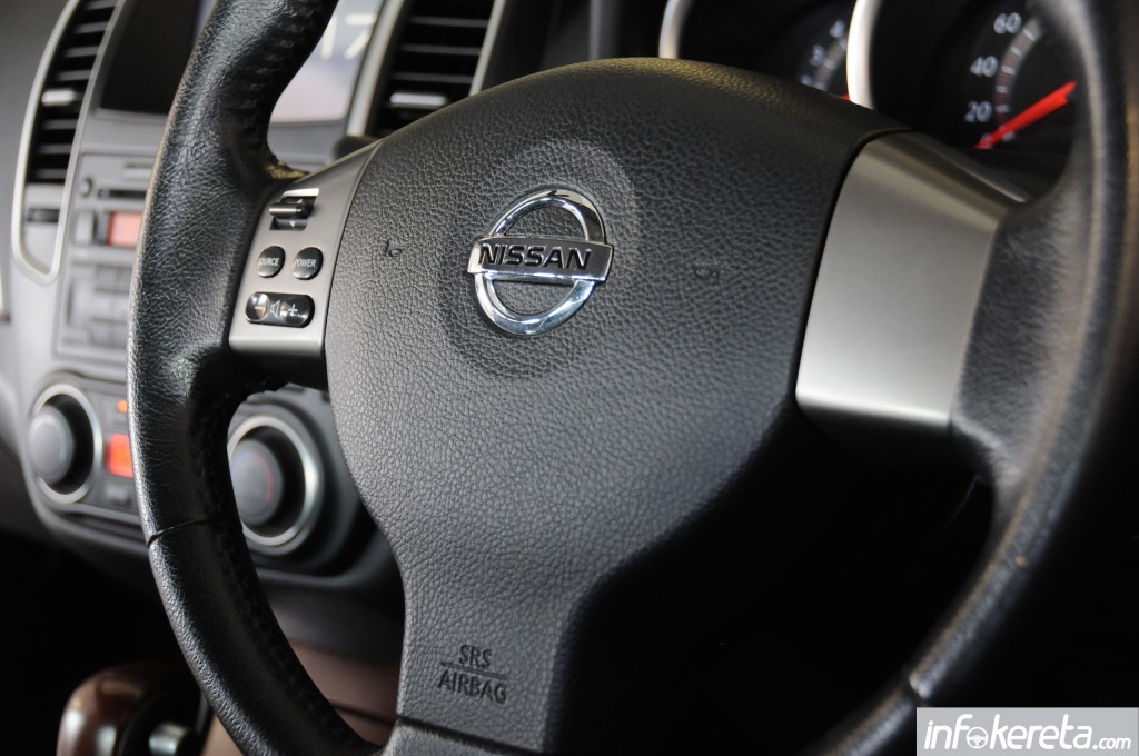 2012-2013_Nissan_Sylphy_032
