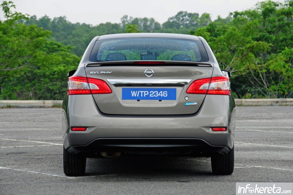 2014_Nissan_Sylphy_007