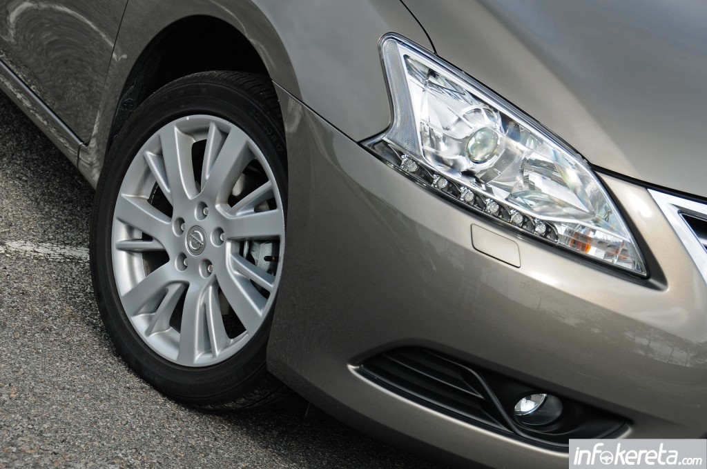 2014_Nissan_Sylphy_014