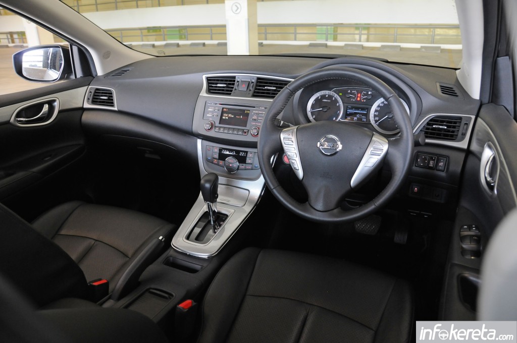 2014_Nissan_Sylphy_026