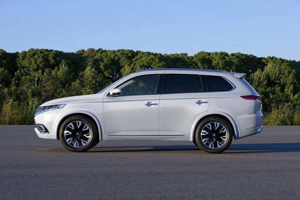 Mitsubishi Outlander PHEV Concept-S_013