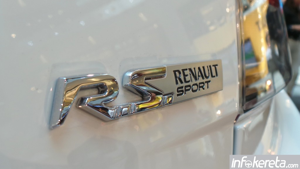 Renault_Megane_RS_265_Sport14