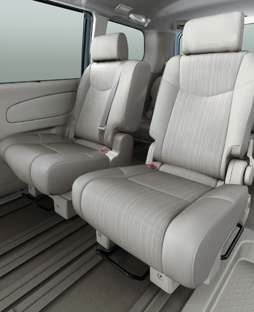 19 Seat Configuration_One Push Transform_Twin Seat_Easy Entry Mode_1