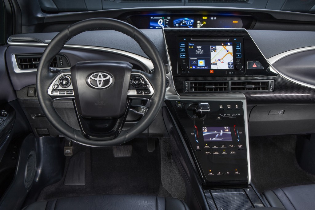 2016_Toyota_Fuel_Cell_Vehicle_011