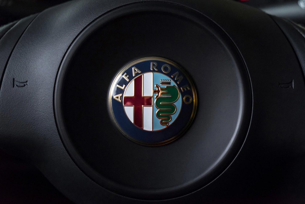 Alfa-Romeo-4C-Spider- 2016-9