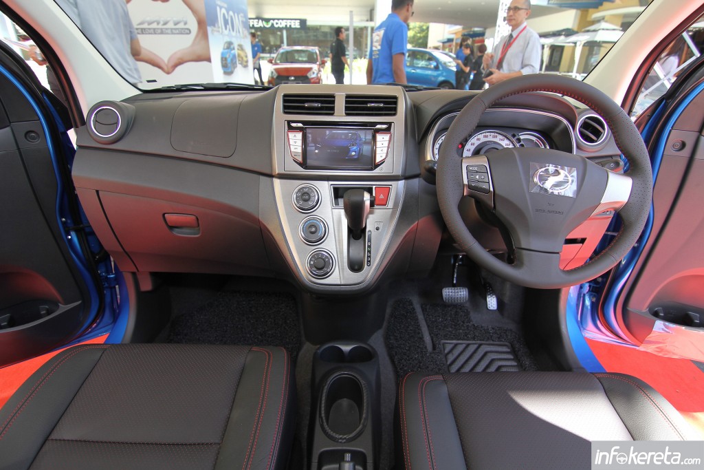 Myvi_Advance_Int_01