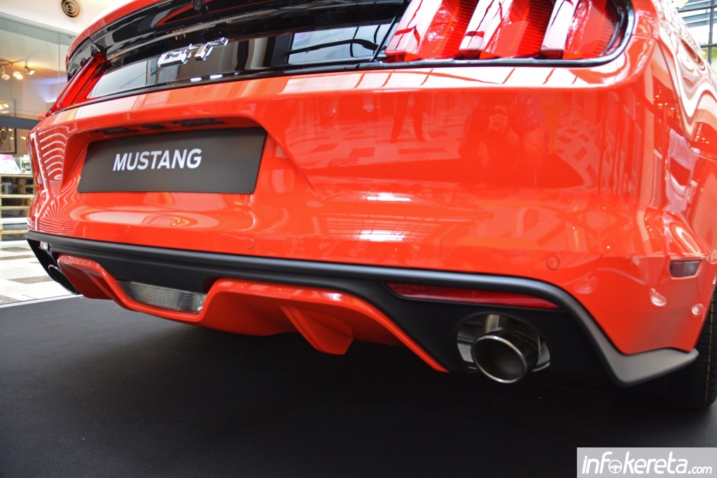 2015_Ford_Mustang_Malaysia_ 037