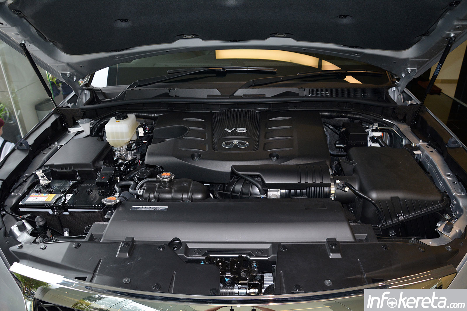 Двигатель инфинити 80. Qx80 двигатель. Infiniti qx80 двигатели. Номер двигателя infinity qx 80. Инфинити qx80 мотор.