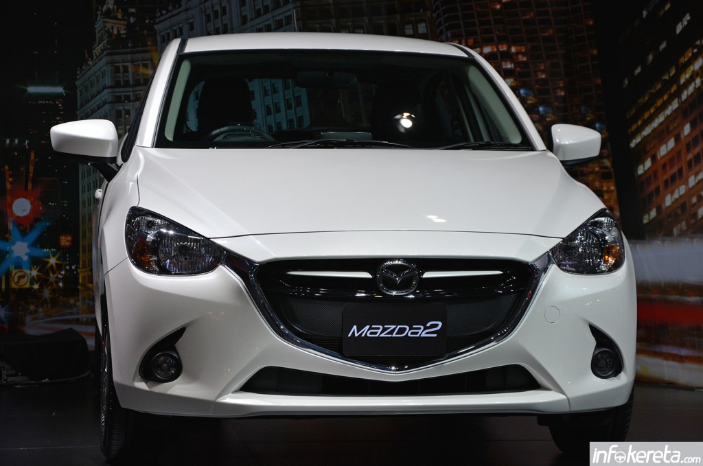 Mazda2-1.3-bangkok-1