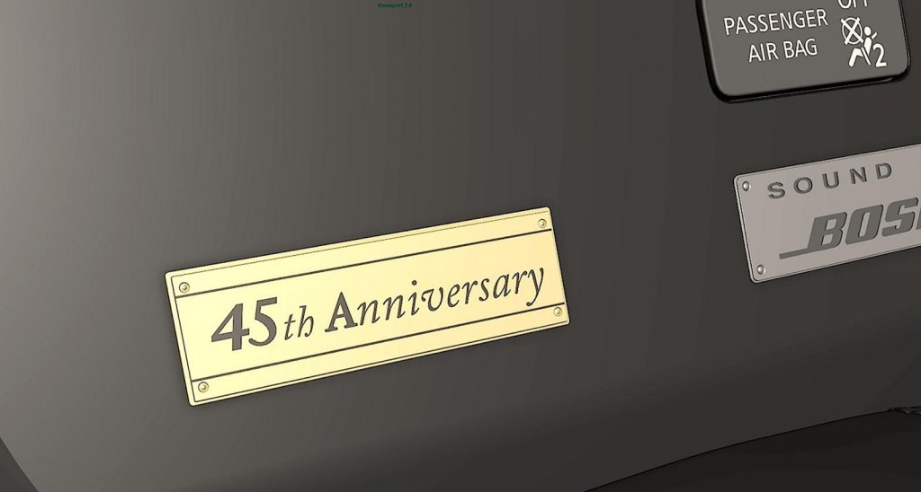 Nissan-GTR-2016-45th Anniversary Gold Edition