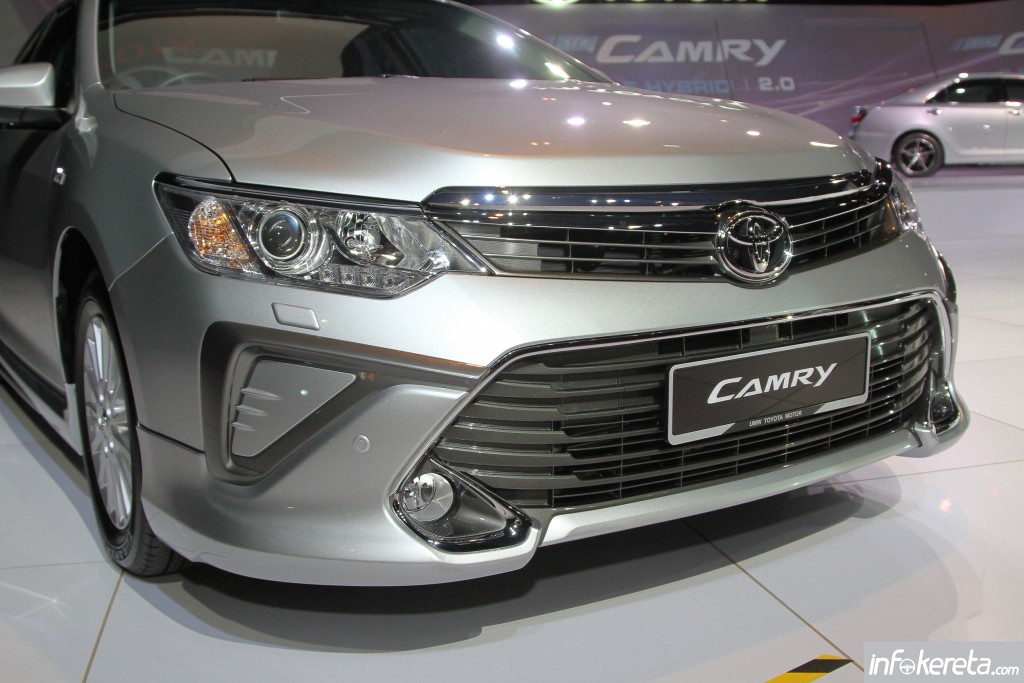 Camry_2_Ext_03