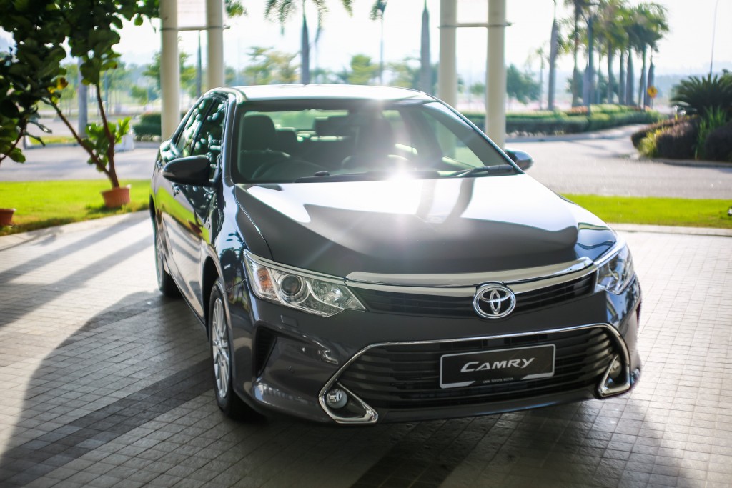 Toyota-Camry-2.0-2015-1