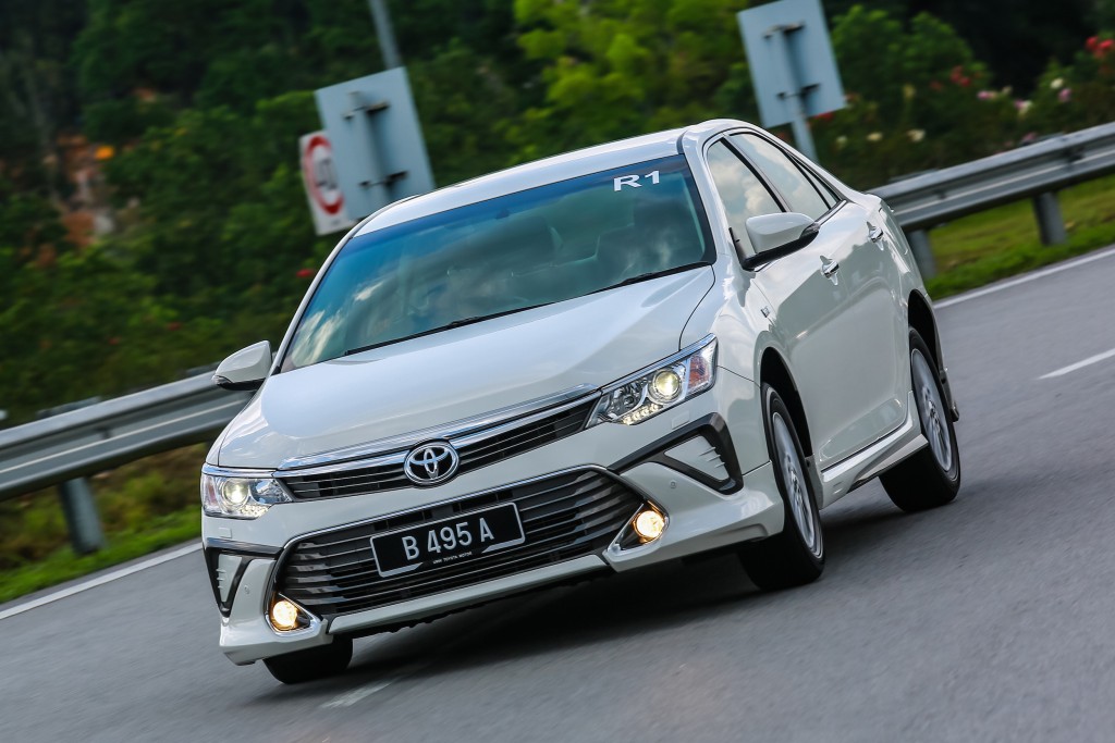 Toyota-Camry-2015-2