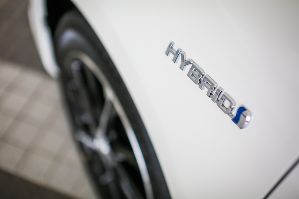 Toyota-Camry-Hybrid-2015-2