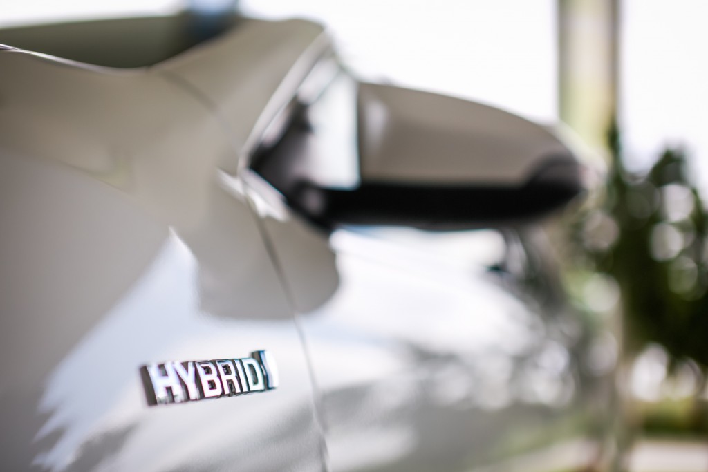 Toyota-Camry-Hybrid-2015-3