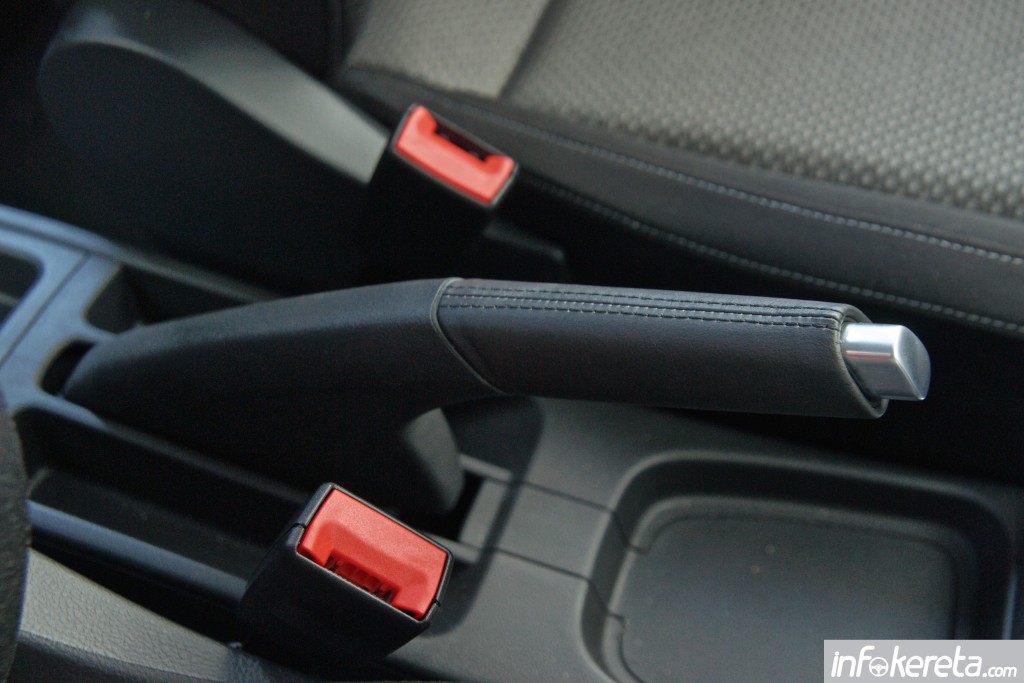 Volkswagen_Polo_hatch_IK 037