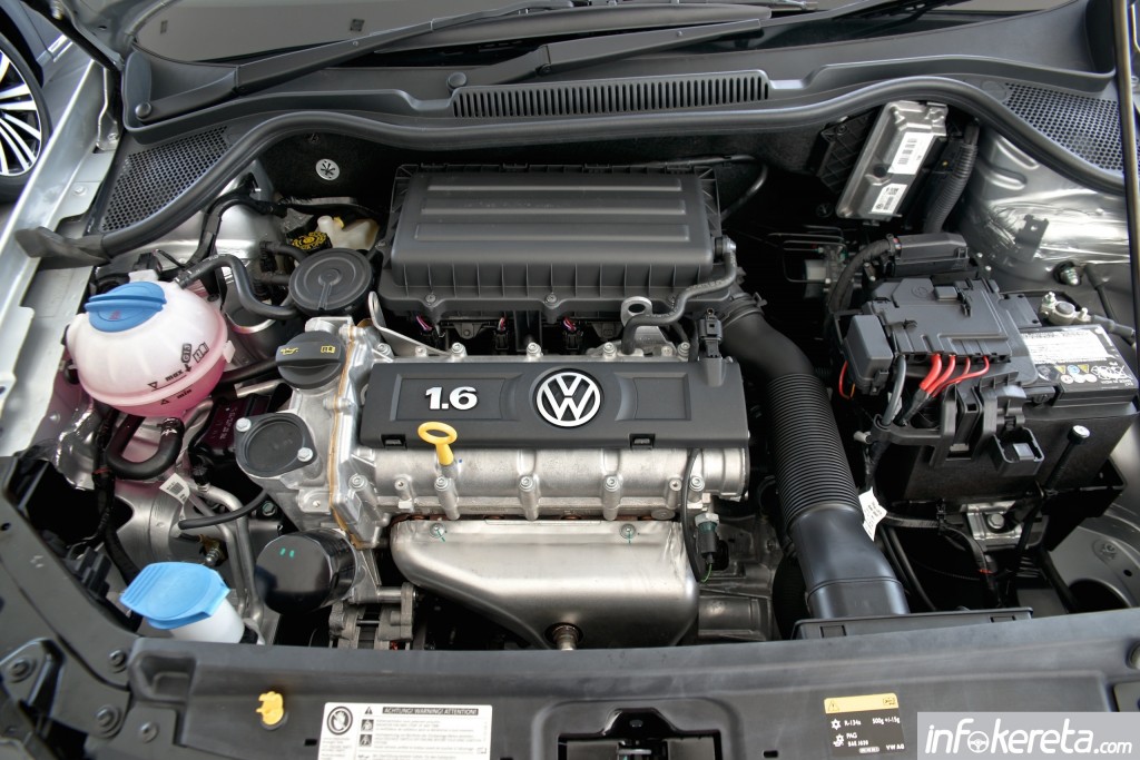 Volkswagen_Polo_hatch_IK 043