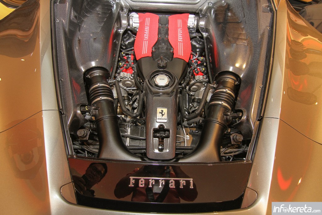 Ferrari_488GTB_27