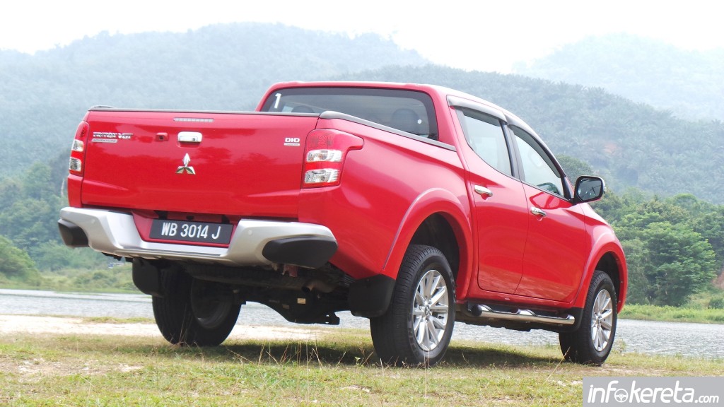 Mitsubishi_Triton_2015_Ext 027