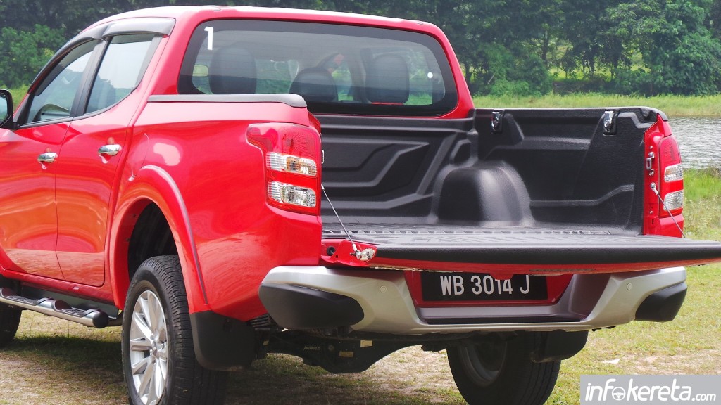 Mitsubishi_Triton_2015_Ext 032