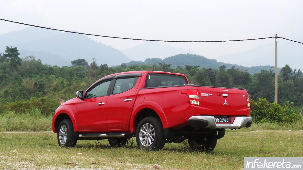 Mitsubishi_Triton_2015_Ext 048