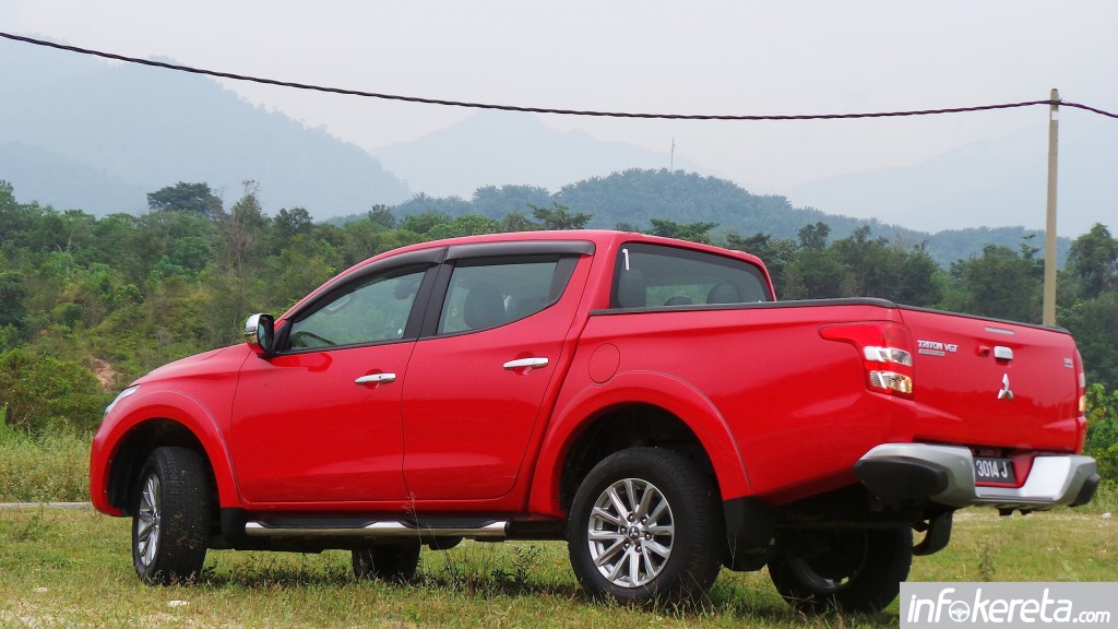 Mitsubishi_Triton_2015_Ext 049