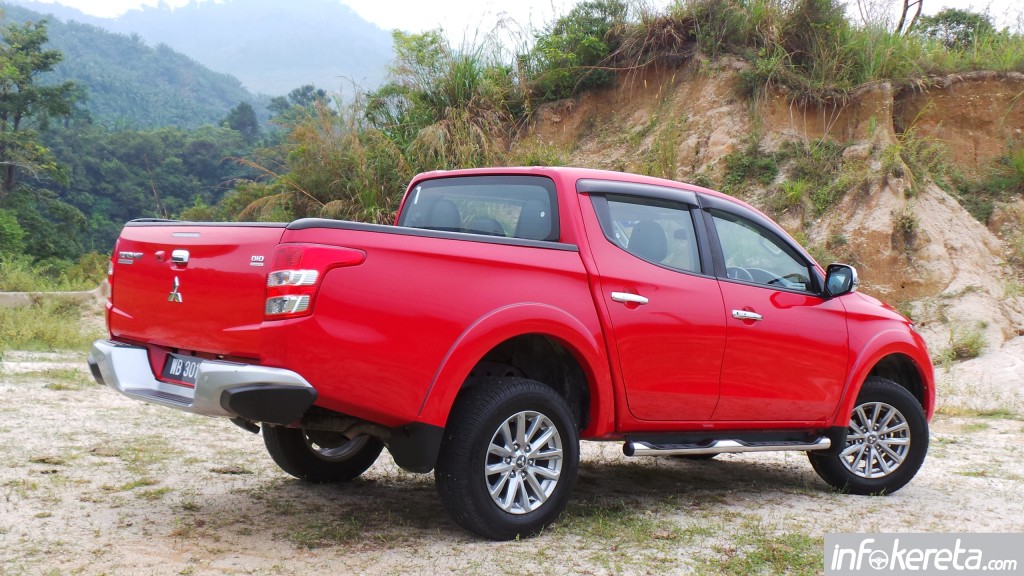 Mitsubishi_Triton_2015_Ext 051