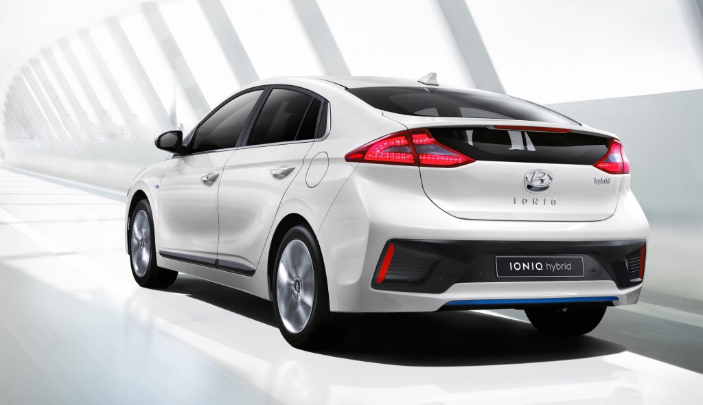 2016-hyundai-ioniq-first-details-pictures-056