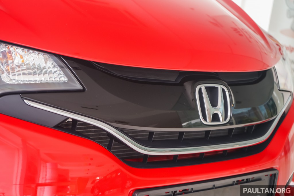 Honda Jazz Carnival Red 11